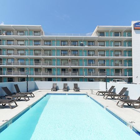 Howard Johnson By Wyndham Virginia Beach At The Beach Exterior foto